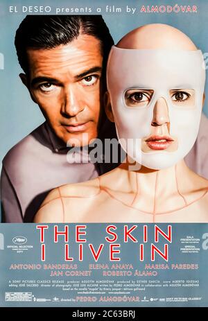 The Skin I Live in [La piel que habito] (2011) (2011) Regie: Pedro Almodóvar mit Antonio Banderas, Elena Anaya, Jan Cornet und Roberto Álamo. Ein plastischer Chirurg entwickelt eine künstliche Haut, die einen überlegenen Schutz bietet, aber Geheimnisse aus seiner Vergangenheit holen ihn ein; basierend auf einem Buch von Thierry Jonquet. Stockfoto