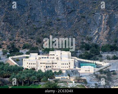 Ein kleines Dorf im unteren Teil des Wadi Bani Awf, Sultanat von Oman. Stockfoto