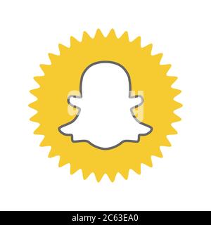 Snapchat App ist ein beliebtes Social-Networking-Anwendung für die Freigabe von Fotos. Snapchat-Logo . Charkiw, Ukraine - Juni 2020 Stockfoto