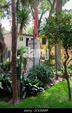 Das Grab Leo Trotzkis in seinem Haus in Coyoacan, Mexiko-Stadt Stockfoto