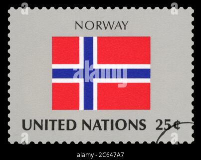 NORWEGEN - Briefmarke der norwegischen Nationalflagge, Serie der Vereinten Nationen, um 1984. Stockfoto