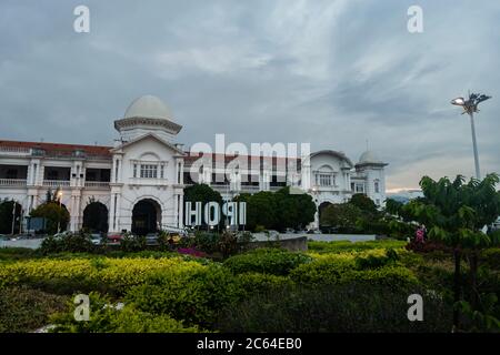 Der Bahnhof Ipoh KTM ist ein malaysischer Bahnhof, der sich an der südwestlichen Seite der Hauptstadt Perak befindet und nach der Hauptstadt Ipoh benannt ist. Stockfoto