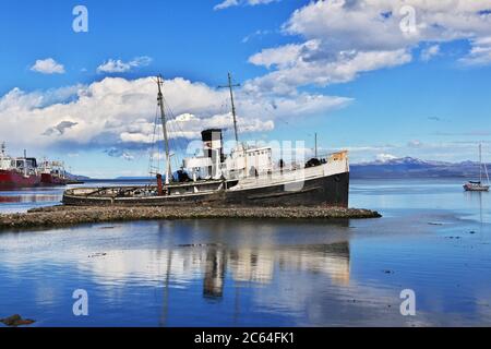 St. Christopher Schiffswrack in Ushuaia Stadt auf Feuerland, Argentinien Stockfoto