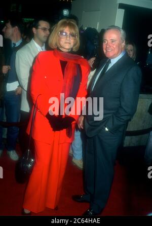 Westwood, Kalifornien, USA 14. Dezember 1995 die Schauspielerin Ann-Margret und der Schauspieler Jack Lemmon besuchen Warner Bros Pictures' 'Grumpier Old Men' Premiere am 14. Dezember 1995 im Mann Bruin Theater in Westwood, Kalifornien, USA. Foto von Barry King/Alamy Stockfoto Stockfoto