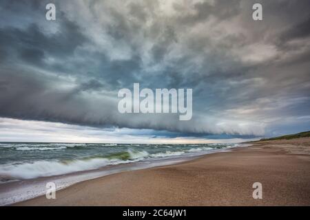 Schelfwolke über der Ostsee, Sturm kommt Stockfoto