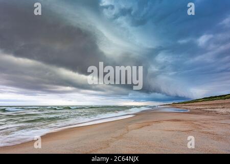 Schelfwolke über der Ostsee, Sturm kommt Stockfoto
