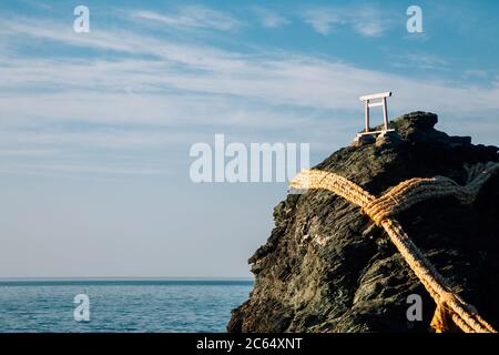 Meoto IWA Rocks und blaues Meer in ISE, Mie, Japan Stockfoto