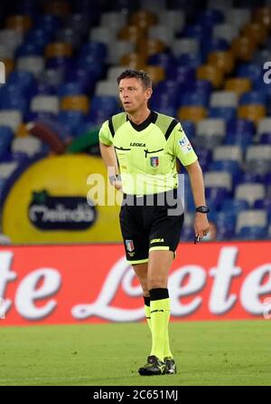 Neapel, Italien. Juli 2020. Gianluca Rocchi (Schiedsrichter) in Aktion während des Spiels Serie A Tim zwischen SSC Napoli und AS Roma am 05 2020. Juli in Neapel (Italien) im San Paolo Stadion Foto LPS/MARCO IORIO/LM Credit: Marco Iorio/LPS/ZUMA Wire/Alamy Live News Stockfoto