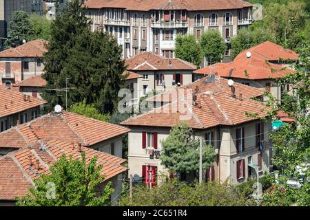 Italien, Lombardei, Mailand, Bicocca, Stadtbild mit Pirelli Village vom Collina dei Ciliegi Park, Stockfoto