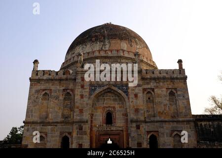 Bara Gumbad befindet sich im Lodhi Garden, Neu Delhi, Indien Stockfoto