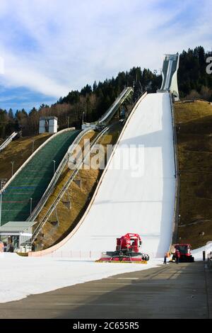 Garmisch Partenkirchen, Deutschland - 20. Februar 2020: Eine der ältesten Schanzen der Welt im Wintersport-Olympiastadion. Sie wurde ursprünglich für den gebaut Stockfoto