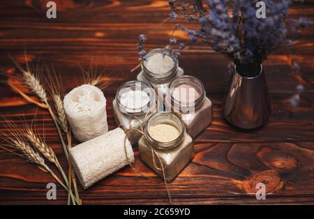 Ubtan ayurvedisch. Traditionelle natürliche pflanzliche kosmetische Mittel für die Haut Stockfoto