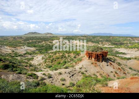 Blick auf die Schlucht Olduvai Gorge, eine der wichtigsten paläoanthropologischen Stätten der Welt - die Wiege der Menschheit. Great Rift Valley, Tansania, Stockfoto