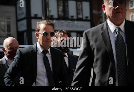 London, Großbritannien. Juli 2020. Der amerikanische Schauspieler Johnny Depp kommt am High Court in London an, wo er die Zeitung Sun wegen eines Artikels verklagt, der behauptete, er sei ein "Frau-Schläger" am Dienstag, den 7. Juli 2020. Die Studie wird voraussichtlich zwei Wochen dauern. Foto von Hugo Philpott/UPI Kredit: UPI/Alamy Live Nachrichten Stockfoto