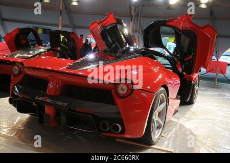 MUGELLO, IT, November 2013: Ferrari La Ferrari auf dem Kurs Mugello in italien während des Finali Mondiali Ferrari 2013. Italien Stockfoto