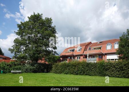 Moderne Wohnhäuser, Mehrfamilienhäuser, Diepholz, Niedersachsen, Deutschland, Europa Stockfoto