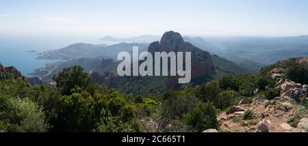 Landschaftlich schöner Blick in 'l'Esterel' an der französischen riviera Stockfoto