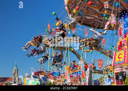 Kettenkarussell auf dem Münchner Oktoberfest, Ludwigsvorstadt, München, Oberbayern, Bayern, Süddeutschland, Deutschland, Europa Stockfoto