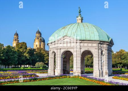 Diana-Tempel im Münchner Hofgarten hinter der St. Kajetan Theatinenkirche, Altstadt Lehel, München, Oberbayern, Bayern, Süddeutschland, Deutschland, Europa Stockfoto