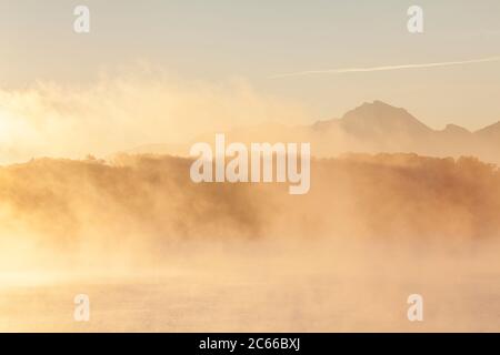 Sonnenaufgang am Staffelsee, Uffing am Staffelsee, Oberbayern, Bayern, Süddeutschland, Deutschland, Europa Stockfoto