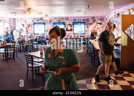 In einem Restaurant an der Route 66, Kalifornien, USA. Stockfoto