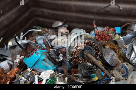 Altmetall in einer Recyclinganlage in Liverpool, England, Großbritannien. Stockfoto