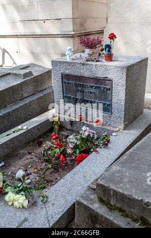 Das Grab von Jim Morrison von 'The Doors' auf dem Friedhof Père Lachaise, Paris Stockfoto