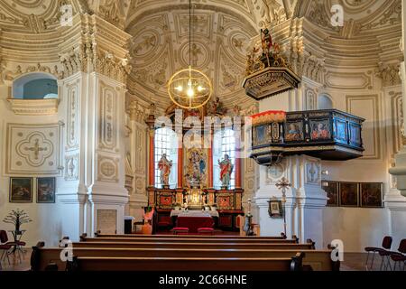 Deutschland, Bayern, Oberbayern, Rosenheim, Westerndorf am Wasen, barocke Wallfahrtskirche St. Johannes der Täufer und das Heilige Kreuz, Innenansicht Stockfoto