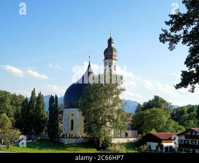 Deutschland, Bayern, Oberbayern, Rosenheim, Westerndorf am Wasen, barocke Wallfahrtskirche St. Johannes der Täufer und das Heilige Kreuz Stockfoto