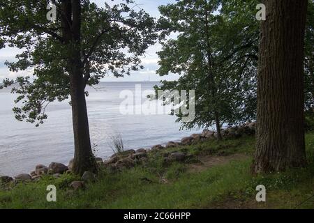 Böschung in Petergof City in der Nähe der Ostsee Stockfoto