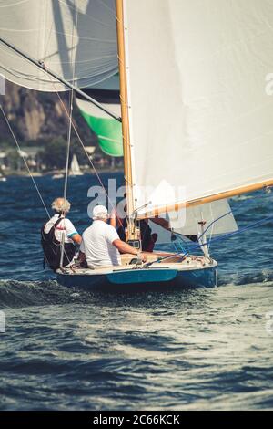 Como See (IT) - Regatta mit Freunden Stockfoto