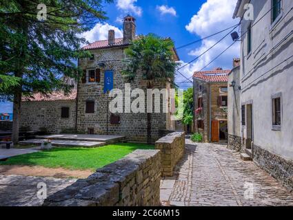 Künstlerort und Bergdorf Groznjan, Istrien, Kroatien, Europa Stockfoto