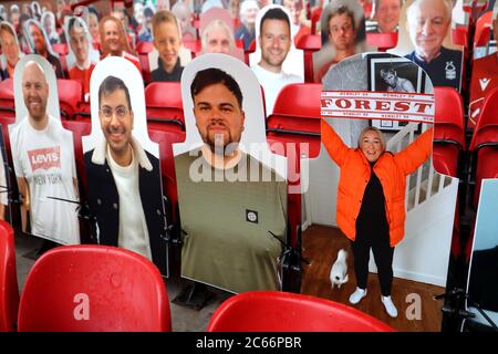 Eine allgemeine Ansicht der Pappe Ausschnitte von Fans vor dem Sky Bet Championship Spiel auf dem City Ground, Nottingham. Stockfoto