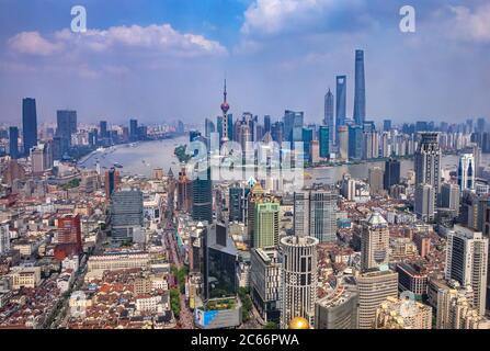 China, Shanghai City, Nanjin Lu, Huangpu River, Pudong District, Lujiazui Area, Jin Mao Building, World Financial Center und Shanghai Tower, Stockfoto