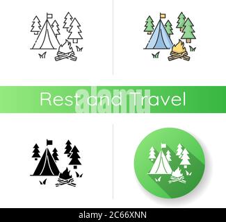 Camping-Symbol. Lineare Schwarz- und RGB-Farbstile. Naturtourismus, Erholung im Freien. Preiswerter Urlaub, Übernachtung im Wald. Lagerfeuer und Zelt Stock Vektor