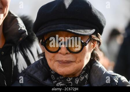 Yoko Ono nimmt an der Kundgebung des Marsches der Frauen am 20. Januar 2018 in New York City Teil. Stockfoto