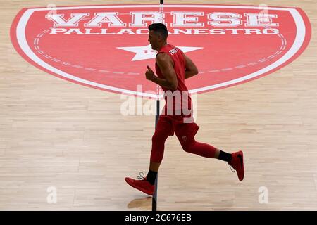 Varese, Italien. Juli 2020. Argentinier Luis Scola von Pallacanestro Varese beim ersten Training in seinem neuen italienischen Legabasket Serie A Team in der Enerxenia Arena. Kredit: SOPA Images Limited/Alamy Live Nachrichten Stockfoto