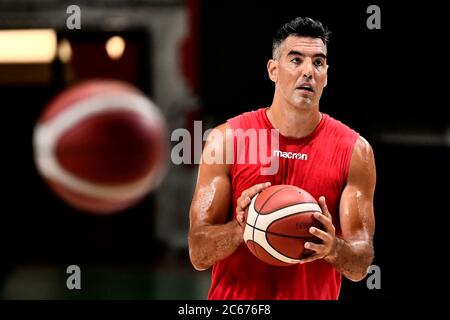 Varese, Italien. Juli 2020. Argentinier Luis Scola von Pallacanestro Varese beim ersten Training in seinem neuen italienischen Legabasket Serie A Team in der Enerxenia Arena. Kredit: SOPA Images Limited/Alamy Live Nachrichten Stockfoto