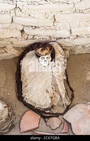 Mumien in Chauchilla Friedhof (Cementerio de Chauchilla), in den 1920er Jahren entdeckt. Nasca, Abteilung für Ica, Peru. Stockfoto