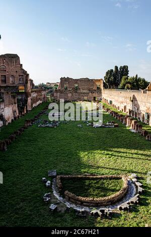 Reste des Palatin-Stadions (Stadio Palatino). Rom, Provinz Rom, Italien. Stockfoto