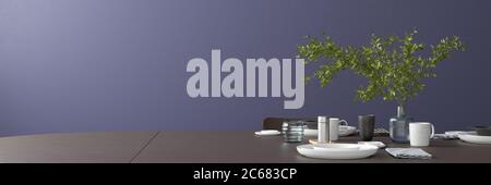 Blank blaue Wand im Esszimmer mit serviert dunklen Holztisch. 3d-Rendering Stockfoto