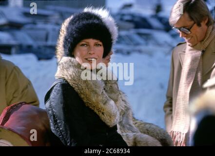 Schauspielerin Cheryl Ladd filmt eine Folge der Hit-TV-Show Charlies Angels in Vail, CO um 1978 Stockfoto