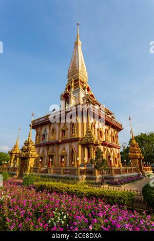 Der wichtigste der 29 buddhistischen Tempel von Phuket ist Wat Chalong oder formal Wat Chaiyathararam, im Chalong Subdistrip, Mueang Phuk Stockfoto