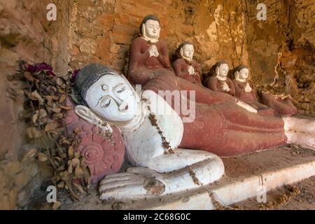 Buddha Statue im Ananda Tempel, Bagan, Myanmar Stockfoto