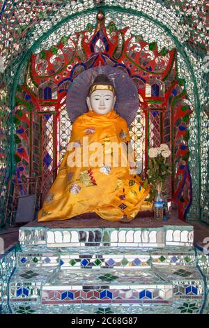 Buddha Statue in der Shwedagon Pagode, Yangon, Myanmar Stockfoto