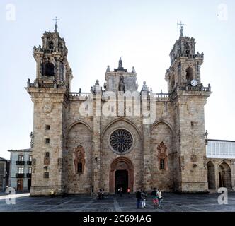 Kathedrale Von Mondoñedo. Die Kathedrale von Mondoñedo ist die römisch-katholische Kathedrale in der Stadt Mondoñedo Stockfoto