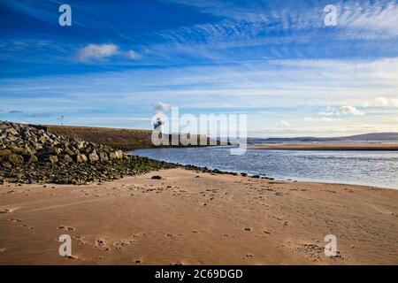 Georgianischer Leuchtturm an der Küste von Burry Port Carmarthenshire Wales nahe der Gower Peninsula an der Loughor-Mündung Stockfoto