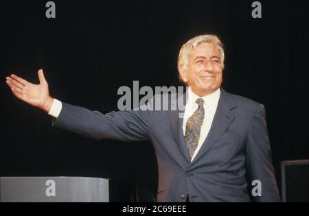 Tony Bennett beim Glastonbury Festival 1998, Worthy Farm , Pilton, Somerset, England, Vereinigtes Königreich. Stockfoto