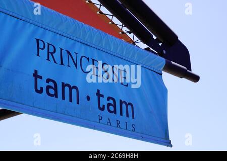 Bordeaux , Aquitaine / Frankreich - 07 06 2020 : princesse Tam Tam paris Logo-Zeichen für Frauen Shop Marke Mode Bekleidungsgeschäft Stockfoto