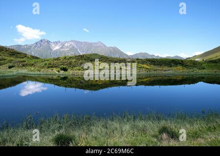 Bischol See am Bischolpass, Beverin, Kanton Graubünden, Schweiz. Stockfoto